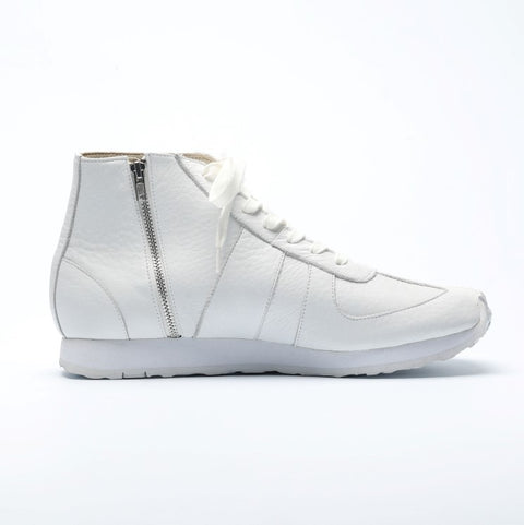 tabito26 / Brace Trainer / All-White