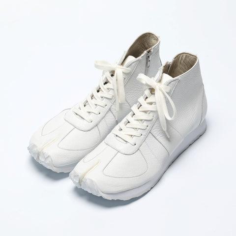tabito26 / Brace Trainer / All-White
