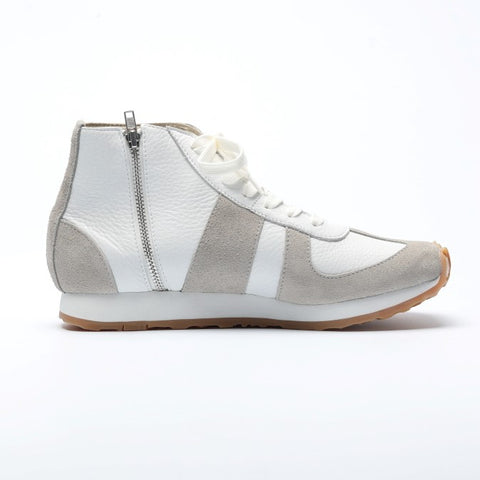 tabito26 / Brace Trainer / White