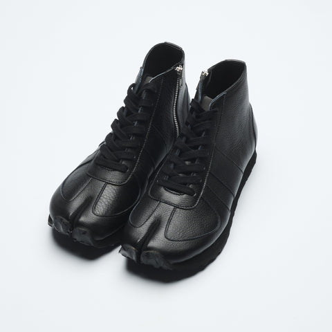 tabito26 / Brace Trainer / All-Black